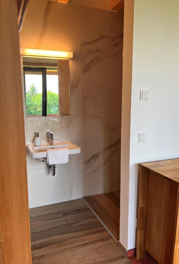 Sunhill Appartments, Klimatisiert Winhoring Ngoại thất bức ảnh